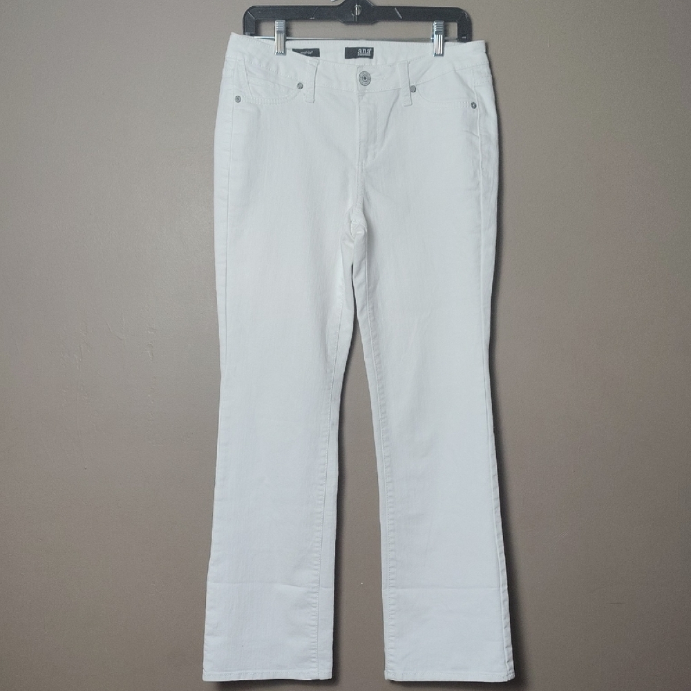 A.N.A White Bootcut Jeans W Embroidered Back Pockets Size 8
